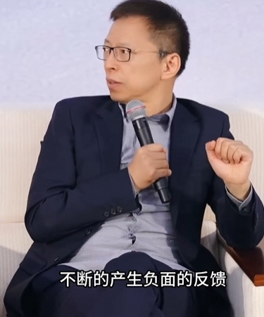 搜狐创始人张朝阳再灌鸡汤：年轻人不要负债，不必做完美主义者