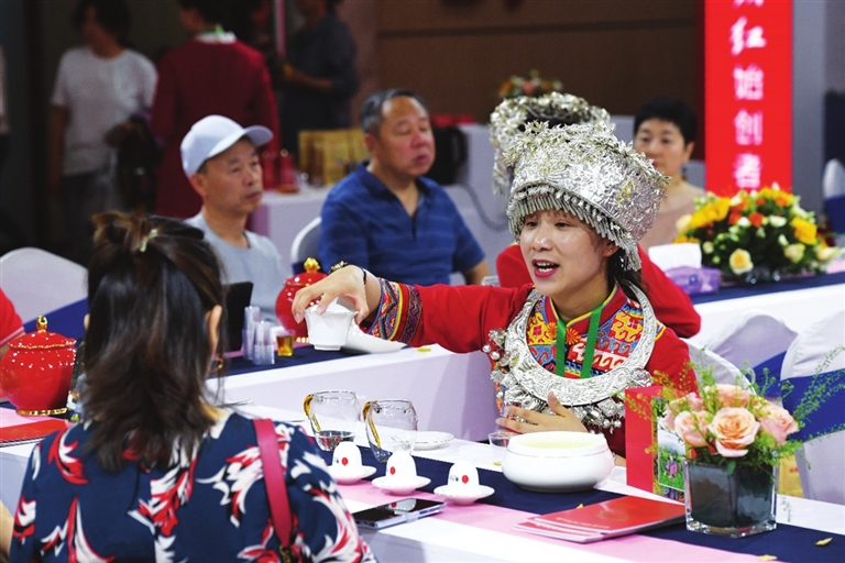 第五届中国(太原)茶产业博览会 牛利敏 摄